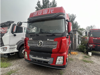 Vetopöytäauto SHACMAN