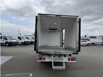 Kylmäauto RENAULT Master 2.3