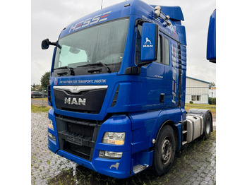 Vetopöytäauto MAN TGX 18.440