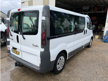 Minibussi, Pikkubussi Renault Trafic 1L9 dci 80cv 9 places: kuva Minibussi, Pikkubussi Renault Trafic 1L9 dci 80cv 9 places