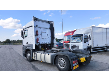Vetopöytäauto MERCEDES-BENZ Actros 1845: kuva Vetopöytäauto MERCEDES-BENZ Actros 1845