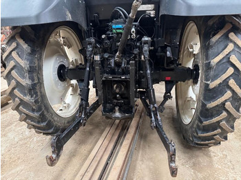 Traktori NEW-HOLLAND T6030: kuva Traktori NEW-HOLLAND T6030