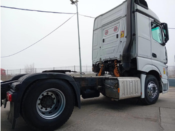 Vetopöytäauto Mercedes-Benz Actros 1845 LS, FULL ADR+PTO, STANDKLIMA, TOP !!!: kuva Vetopöytäauto Mercedes-Benz Actros 1845 LS, FULL ADR+PTO, STANDKLIMA, TOP !!!