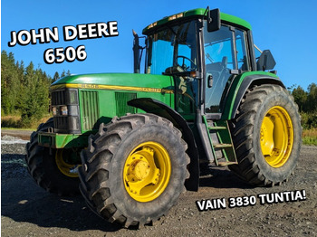 Traktori JOHN DEERE