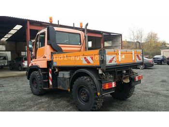 Kunnallis-/ Erikoisajoneuvot UNIMOG U300