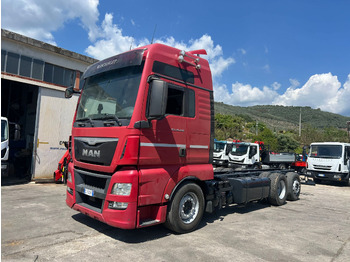 Lava-kuorma-auto MAN TGX 26.440