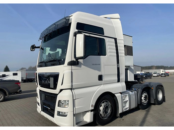 Vetopöytäauto MAN TGX 26.440