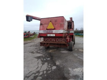 Leasing MASSEY FERGUSON MOISSONNEUSE BATTEUSE 620 MASSEY FERGUSON MOISSONNEUSE BATTEUSE 620: kuva Leasing MASSEY FERGUSON MOISSONNEUSE BATTEUSE 620 MASSEY FERGUSON MOISSONNEUSE BATTEUSE 620