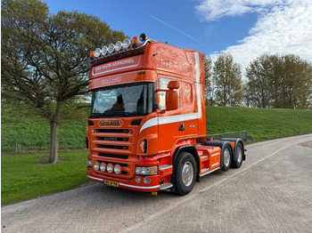 Vetopöytäauto SCANIA R 560