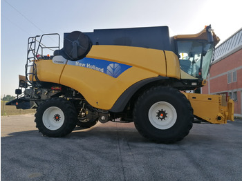 Leikkuupuimuri NEW HOLLAND CR 9060: kuva Leikkuupuimuri NEW HOLLAND CR 9060