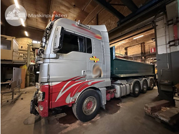 Koukkulava kuorma-auto MAN TGX
