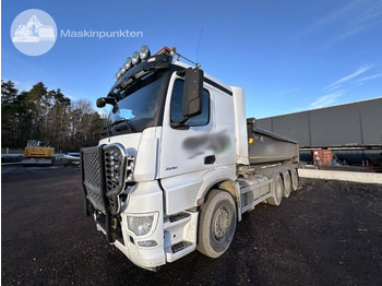 Koukkulava kuorma-auto MERCEDES-BENZ Arocs 3251