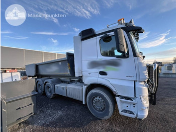 Koukkulava kuorma-auto MERCEDES-BENZ Arocs 3251