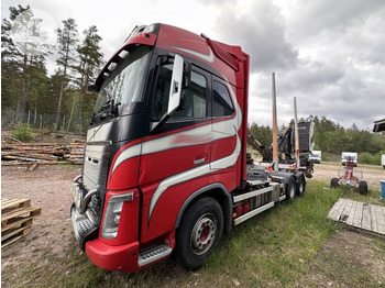 Puuauto VOLVO FH16 750