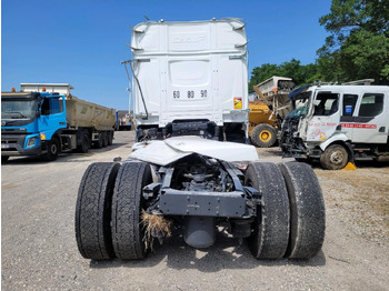 Vetopöytäauto DAF NGD480: kuva Vetopöytäauto DAF NGD480