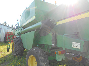 Leikkuupuimuri John Deere 1550: kuva Leikkuupuimuri John Deere 1550