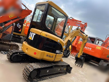 Minikuormaaja CATERPILLAR 303