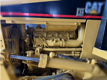 Puskutraktori CATERPILLAR D4C: kuva Puskutraktori CATERPILLAR D4C