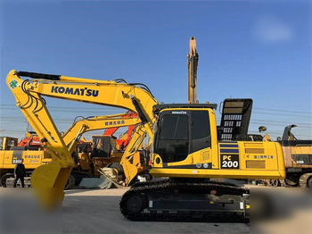 Telakaivukone KOMATSU PC200-8