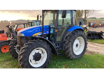 Traktori NEW HOLLAND TDD