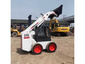 Liukuohjattu kuormaaja BOBCAT S160