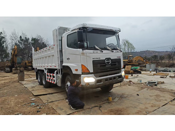 Kippiauto kuorma-auto HINO