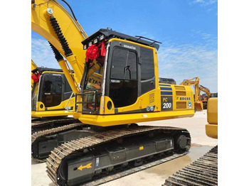 Telakaivukone KOMATSU PC200-8