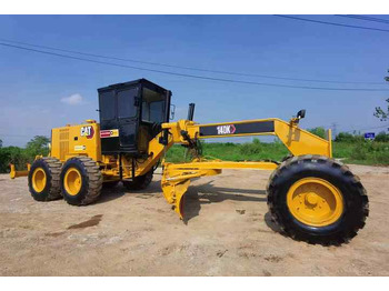 Tiehöylä CATERPILLAR 140K
