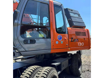 Kaivuri HITACHI ZX130W