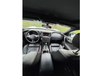 Maasturi/ Katumaasturi Infiniti QX70 FX30 Diesel V6 Euro6: kuva Maasturi/ Katumaasturi Infiniti QX70 FX30 Diesel V6 Euro6