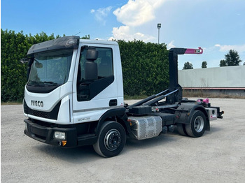 Koukkulava kuorma-auto IVECO