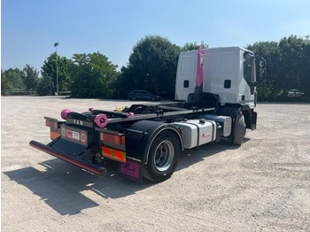 Koukkulava kuorma-auto IVECO EUROCARGO 140E25 SCARRABILE: kuva Koukkulava kuorma-auto IVECO EUROCARGO 140E25 SCARRABILE