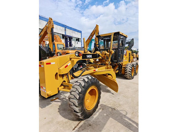 Tiehöylä CATERPILLAR 140K
