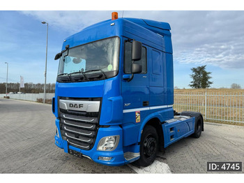 Vetopöytäauto DAF XF 450