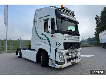 Vetopöytäauto Volvo FH 460 Globetrotter XL, Euro 6, Mega / Like new! / Special interior / Standklima / 2 Tanks: kuva Vetopöytäauto Volvo FH 460 Globetrotter XL, Euro 6, Mega / Like new! / Special interior / Standklima / 2 Tanks