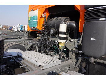 Leasing SINOTRUK Howo 371hp 6x4 10 Tires Truck Head for Sale In Jamaica SINOTRUK Howo 371hp 6x4 10 Tires Truck Head for Sale In Jamaica: kuva Leasing SINOTRUK Howo 371hp 6x4 10 Tires Truck Head for Sale In Jamaica SINOTRUK Howo 371hp 6x4 10 Tires Truck Head for Sale In Jamaica