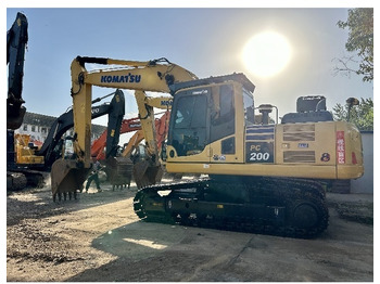 Telakaivukone KOMATSU PC200-8