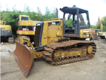 Puskutraktori CATERPILLAR D3