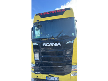 Vetopöytäauto SCANIA R 460