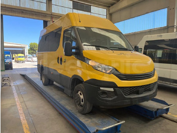 Koulubussi IVECO Daily