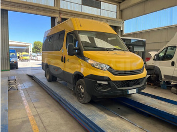 Koulubussi IVECO Daily