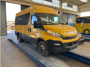 Koulubussi IVECO Daily