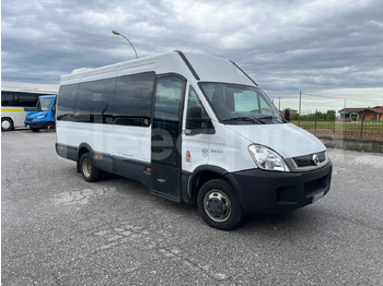 Minibussi IVECO Daily
