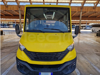 Koulubussi IVECO