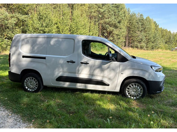 Uusi Pieni pakettiauto Toyota Proace City Verso 1.5 D-4D Combi: kuva Uusi Pieni pakettiauto Toyota Proace City Verso 1.5 D-4D Combi