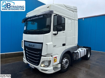 Vetopöytäauto DAF XF 460
