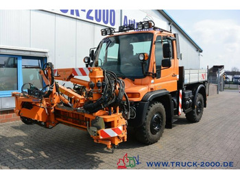 Lava-kuorma-auto UNIMOG U400