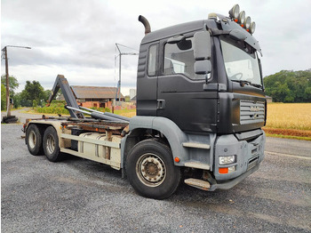 Koukkulava kuorma-auto MAN TGA 26.350