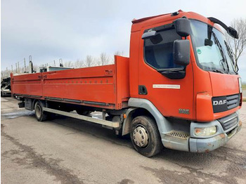 Lava-kuorma-auto DAF LF45.220: kuva Lava-kuorma-auto DAF LF45.220