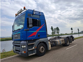 Kuorma-auto alusta MAN TGA 26.390